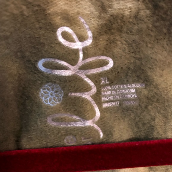 Camo Fashion Sweatshirt - Picture 3 of 4